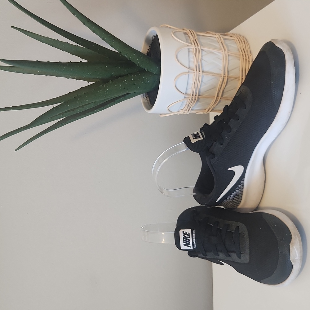 Womens NIKE Flex Experience RN 7